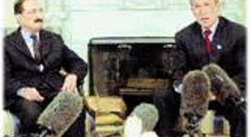 Bush’tan Ecevit’e: YANINIZDAYIZ