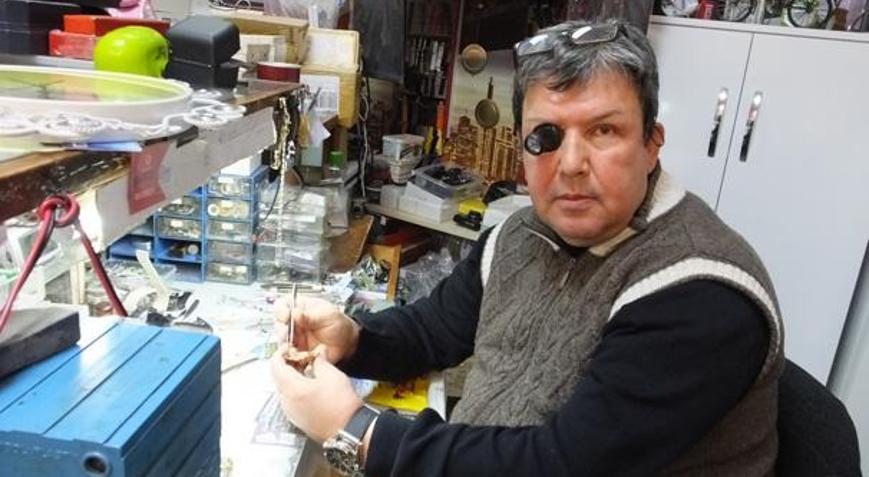 Asırlık saatler zamana meydan okuyor