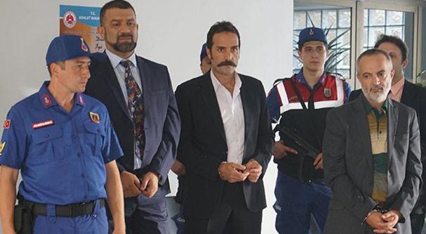 Kelepçeye alıştık