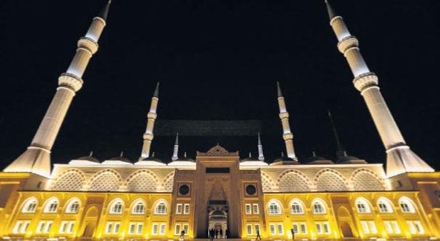 Çamlıca Camii’nde ilk ezan