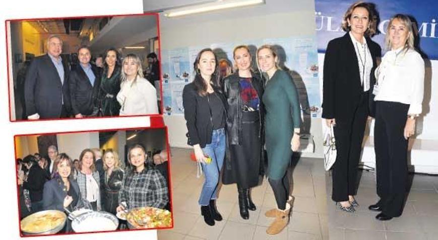 Dostlarla Midilli gecesi