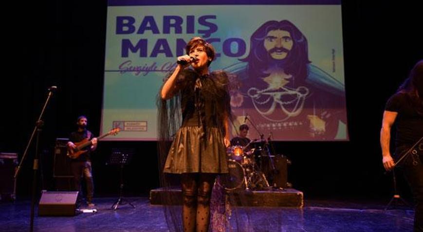 Barış Manço sevgisi salondan taştı
