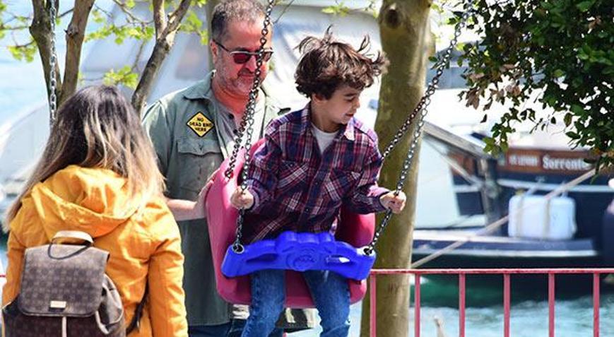 Serdar Bilgili ile oğlu Alinin pazar keyfi