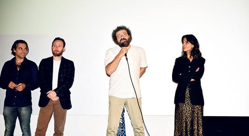 Bir günde iki film galası