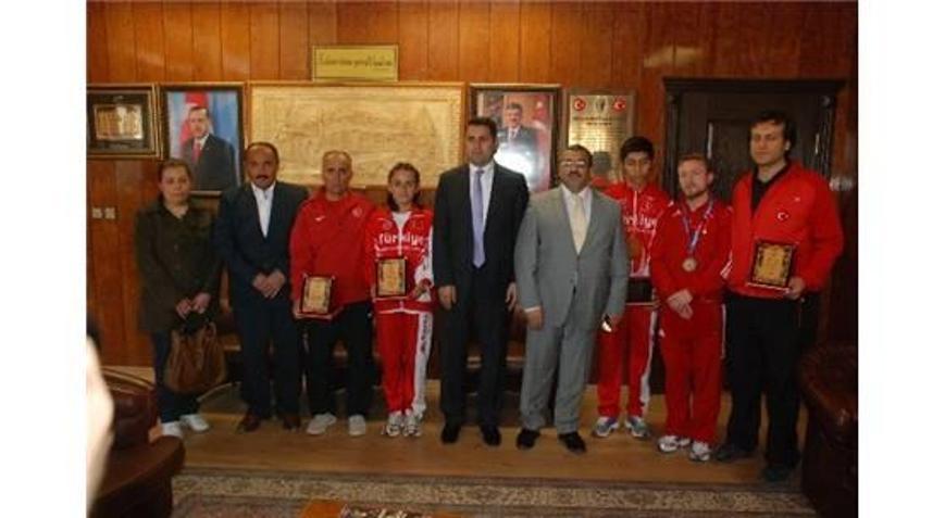 GENÇ HALTERCİYE ÖDÜL