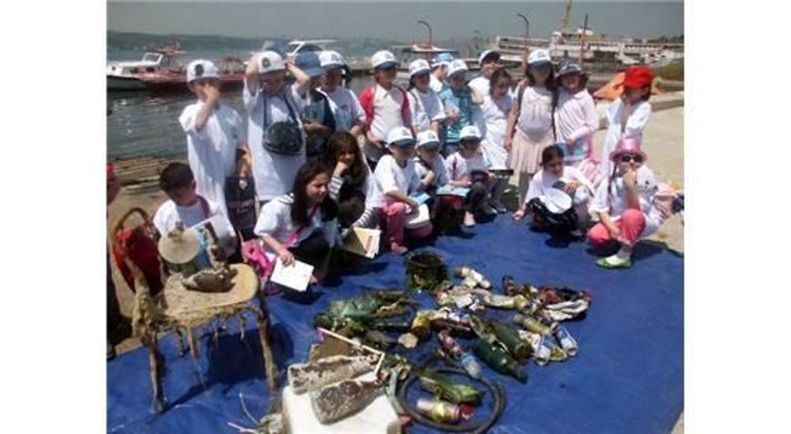 BOĞAZA ATILAN ÇÖPLER GÜN YÜZÜNE ÇIKARILDI