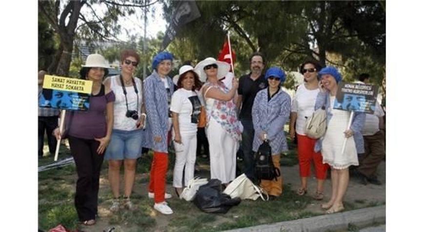 KONAKTA SOKAKLAR SANATLA BULUŞTU