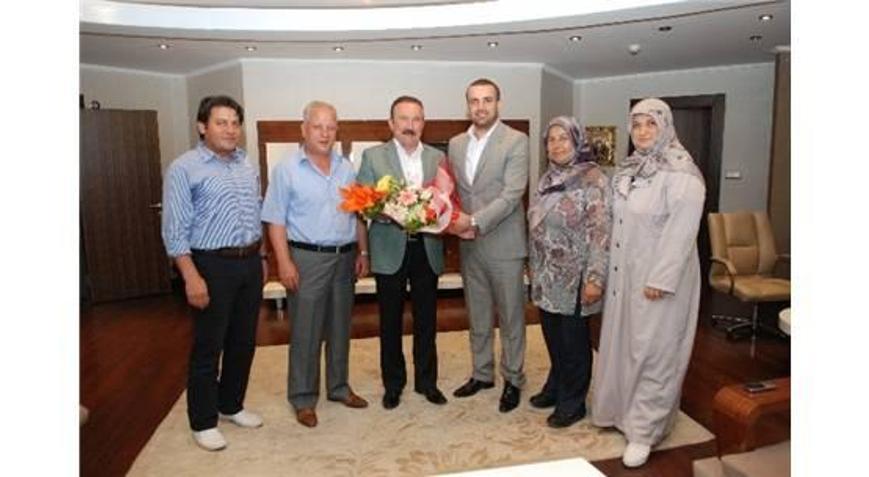 BAŞKAN DOĞAN ZİYARETÇİLERİNİ AĞIRLADI