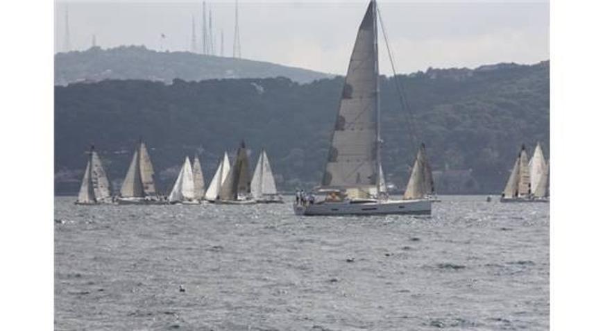 İSTANBUL BOĞAZI’NDA YELKEN ŞOV