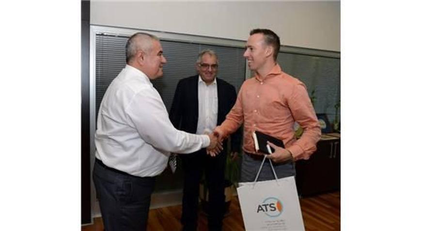 ATSO DÜNYA ÇİÇEK DEVİNİ AĞIRLADI