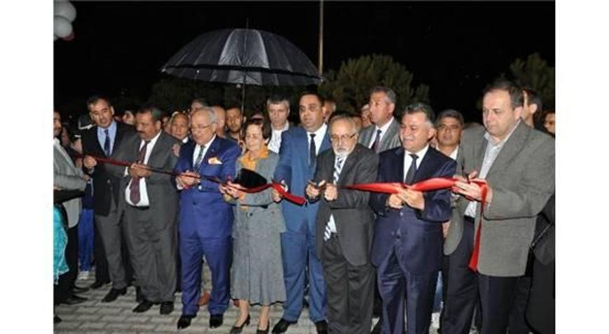 TARSUS’TA YAŞLILAR ERİNÇ EVİ VE ÜLKER AYDIN PARKI AÇILDI