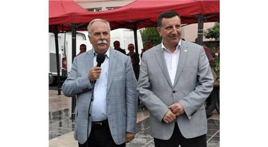 HDP barajı aştı, Çanakkalede CHPli belediye başkanı pilav dağıttı