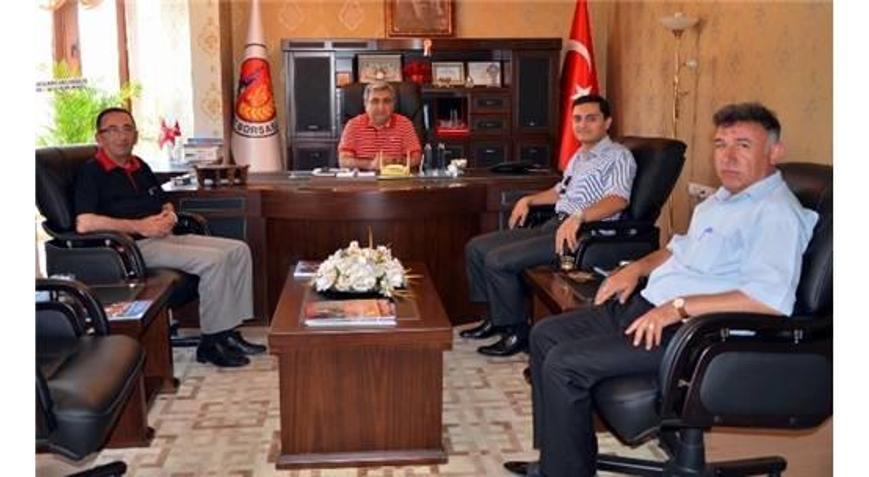 Yıldızeli Kaymakamı Pınar Ticaret Borsasını ziyaret etti