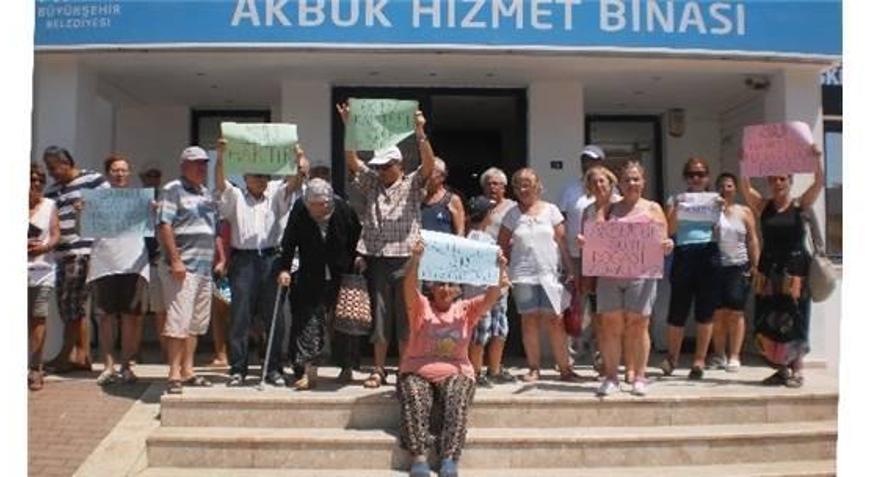 AKBÜK’TE KADINLAR SU FİYATINA TEPKİ GÖSTERDİ