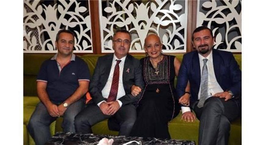 MEME KANSERİNE TANGO İLE DİKKAT ÇEKTİLER