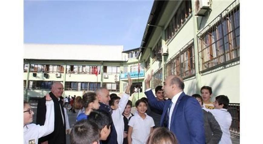 BAŞKAN KERİMOĞLU’NDAN ŞAMPİYON ROBOTÇULARA ZİYARET