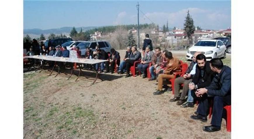 KAHRAMANMARAŞ’TA KÖYLÜLERDEN MÜLTECİ KAMPI EYLEMİ