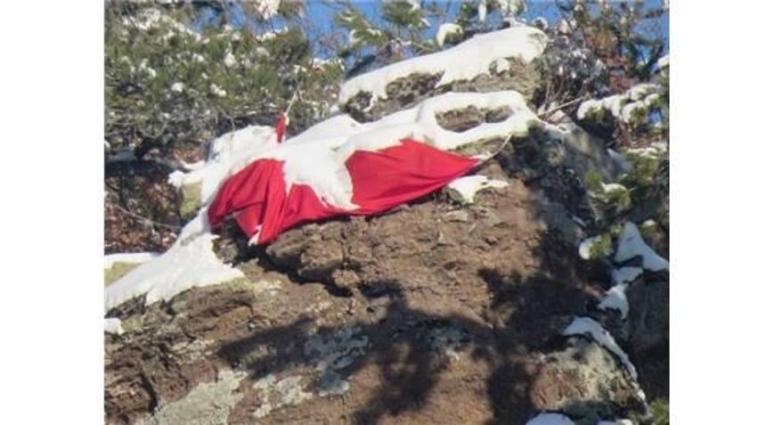 Bayrak Aşkı Böyle Olur