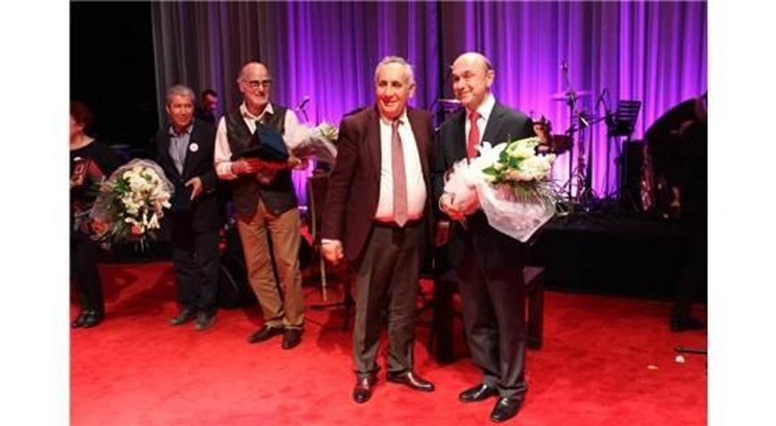 200 Parkinson Hastası İstanbulda Bir Araya Geldi