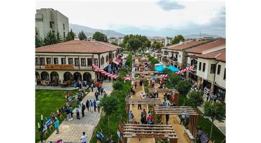 Türkiyenin En Büyük Fotoğraf Makinesi Müzesi Açıldı