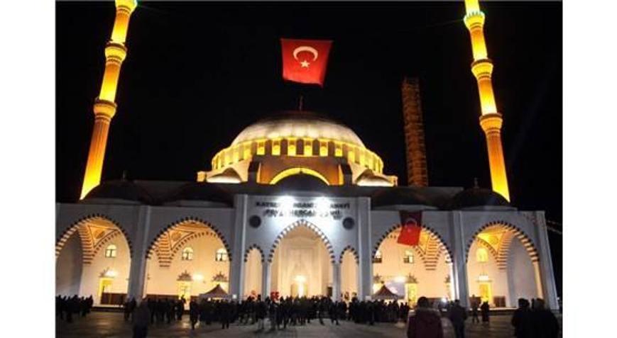 Kayseri Ve Bölgenin En Büyük Camisi İbadete Açıldı