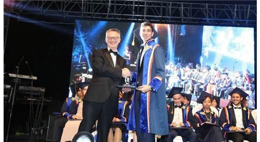 Tarabya İngiliz Okullarının Mezuniyet Töreni Gerçekleşti