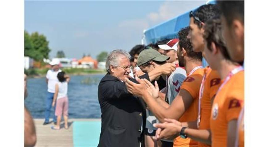 Sapanca Gölünde Kürek Şöleni