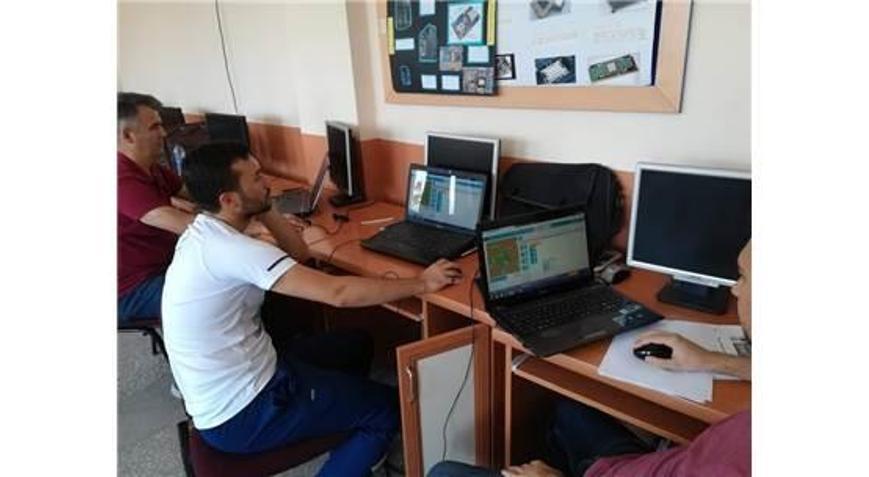 Korkutelide Öğretmenlere “Oyun Tabanlı Blok Kodlama” Kursu
