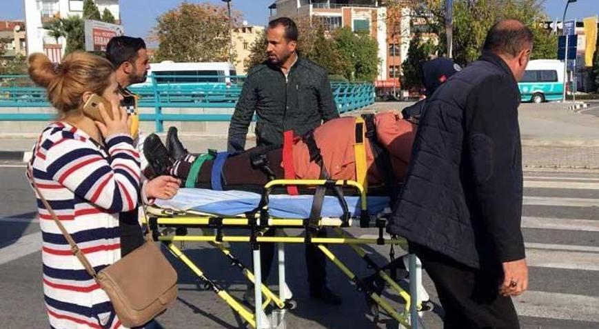 Minibüs ani fren yapınca düşen 3 yolcu yaralandı