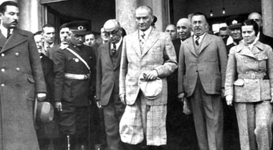 En güzel 10 Kasım Atatürk şiirleri ve sözleri... Atatürk fotoğrafları