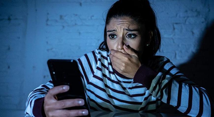 Eski sevgilinizi stalklamak size bir şey kazandırır mı