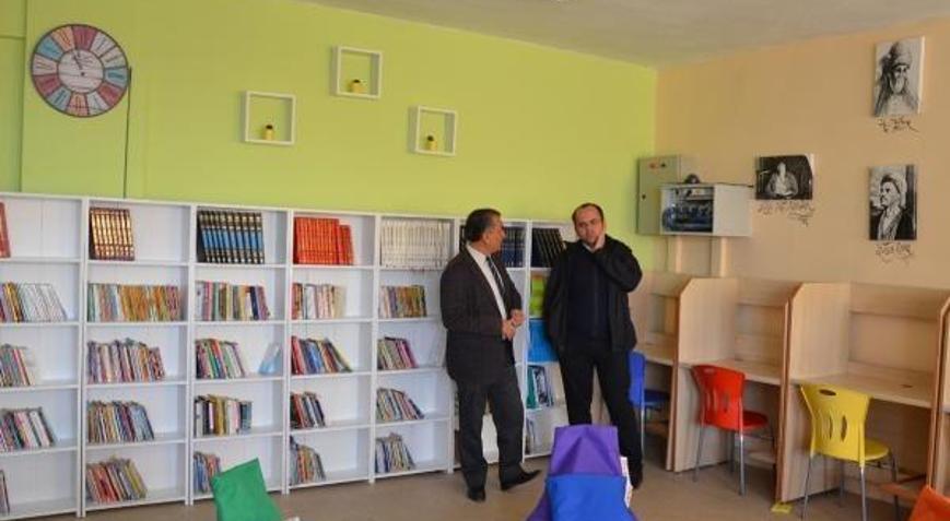 Köy okulundaki kütüphane ve bilim fuarının açılışı yapıldı