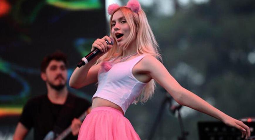 Aleyna Tilkiden Sen Affetsen Ben Affetmem yorumu