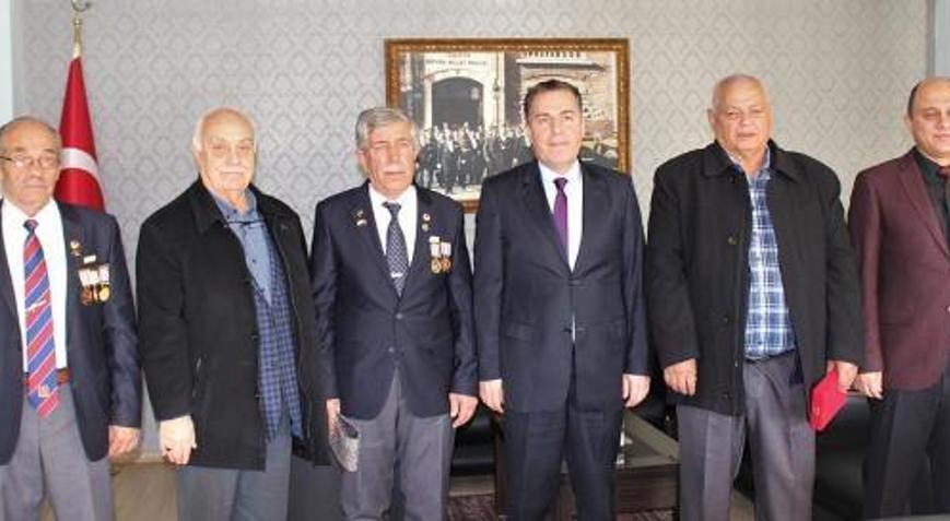 Kıbrıs gazilerine madalya