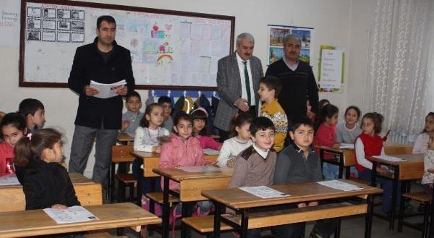 Çelikhan’da minik öğrencilerin karne heyecanı