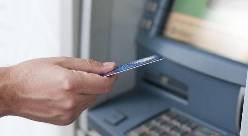 ATM’de işlem yaparken bunlara dikkat edin