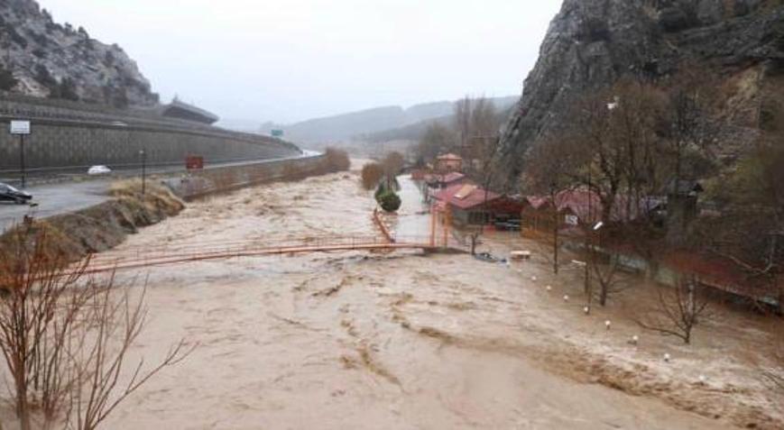 Sağanak, Pozantıda hayatı olumsuz etkiledi