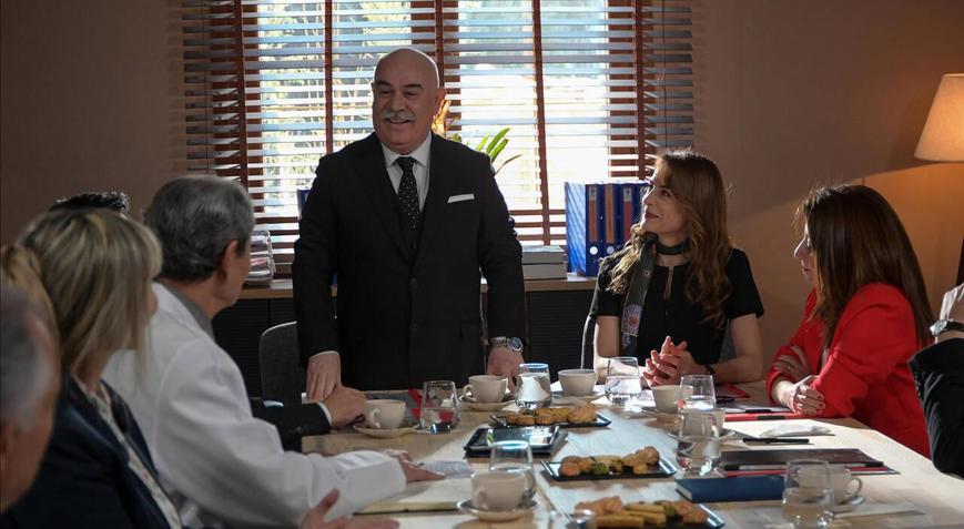 Hekimoğlu dizisi 10. bölüm fragmanları izle Hekimoğlu dizisinde Ateş, Zeynepe kendisinden hoşlanmadığını söylüyor