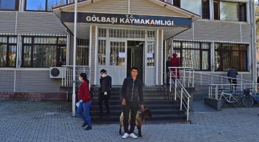 Çiftçiden kampanyaya koyun bağışı