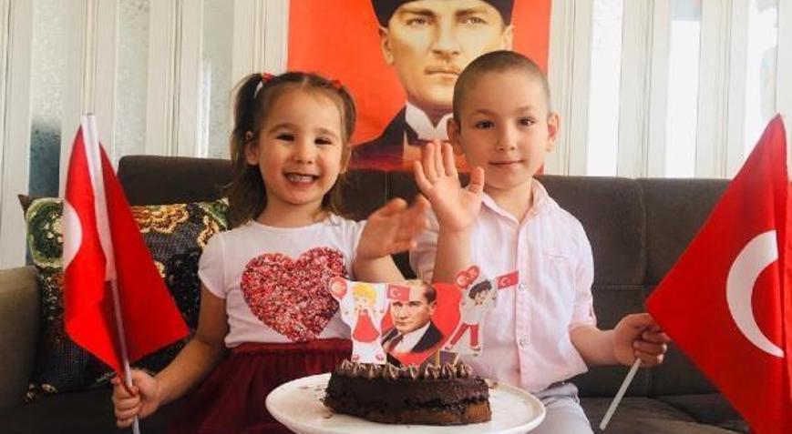 Miniklerin 23 Nisan pastası Vali Köşkerden