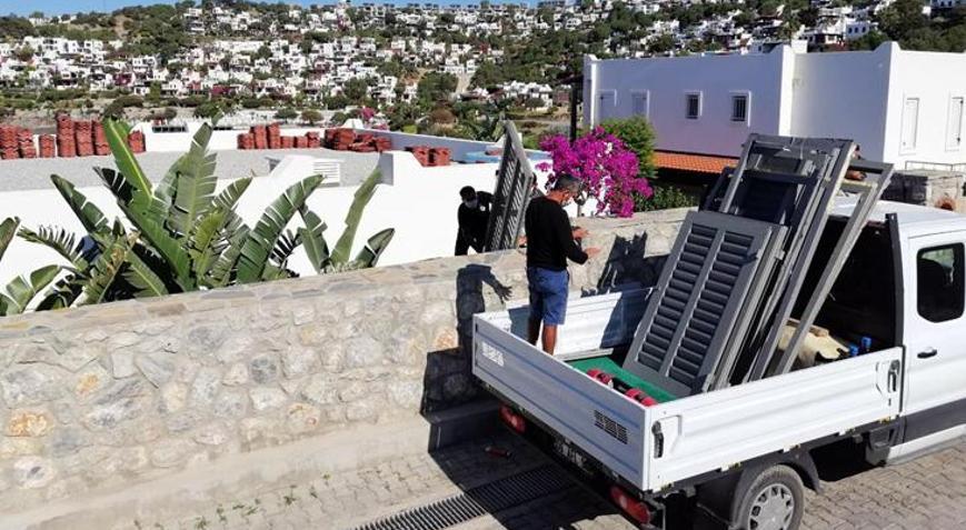 Son dakika: Yılmaz Özdilin villasındaki kaçak eklentiler yıkılıyor