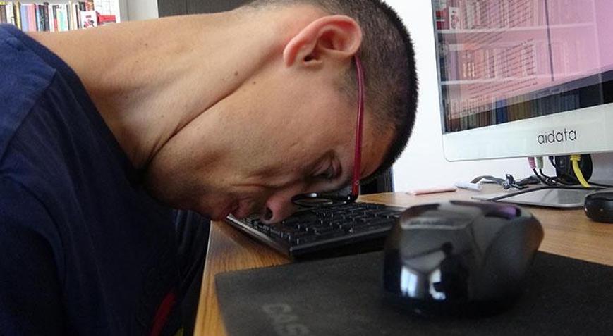 SP hastası Mustafa burnuyla ikinci kitabını yazıyor