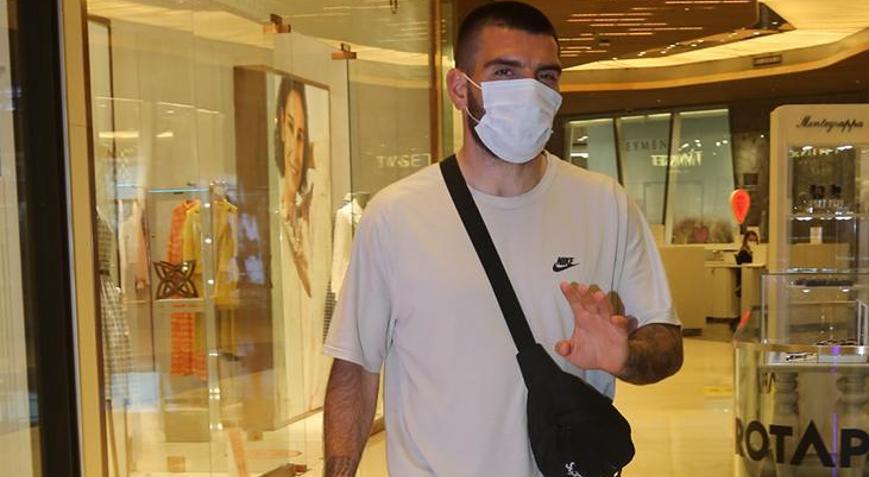 İstanbuldaki son günlerini alışverişe ayırdı