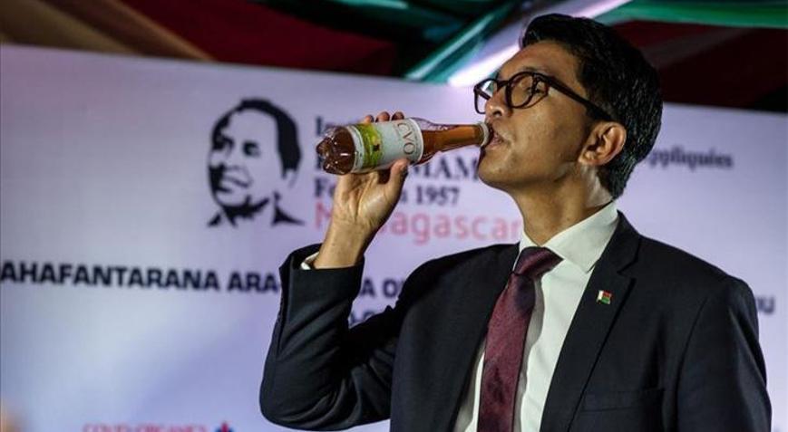 Madagaskarın bitkisel koronavirüs ilacı fiyaskoyla bitti