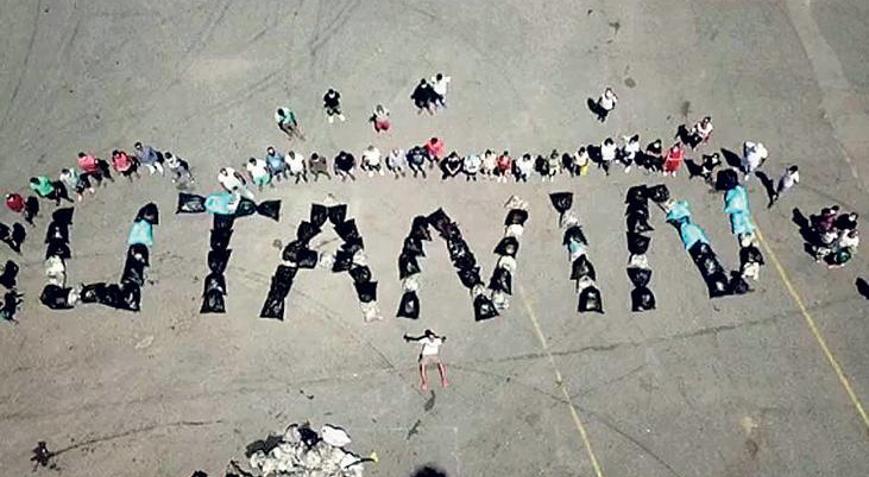 Bayramcıların çöplerini adalılar topladı