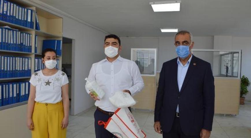 Hilvan Kaymakamlığından 600 aileye maske yardımı