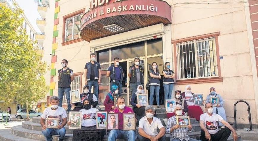 Bir yıllık evlat nöbeti Diyarbakır anneleri: Bin yıl geçse de buradayız