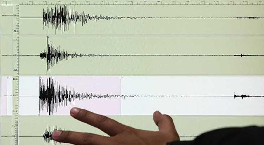 Son dakika... İstanbulda deprem Valilikten açıklama