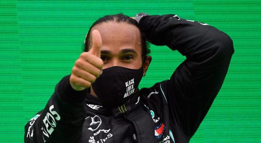 Lewis Hamilton tarih yazıyor