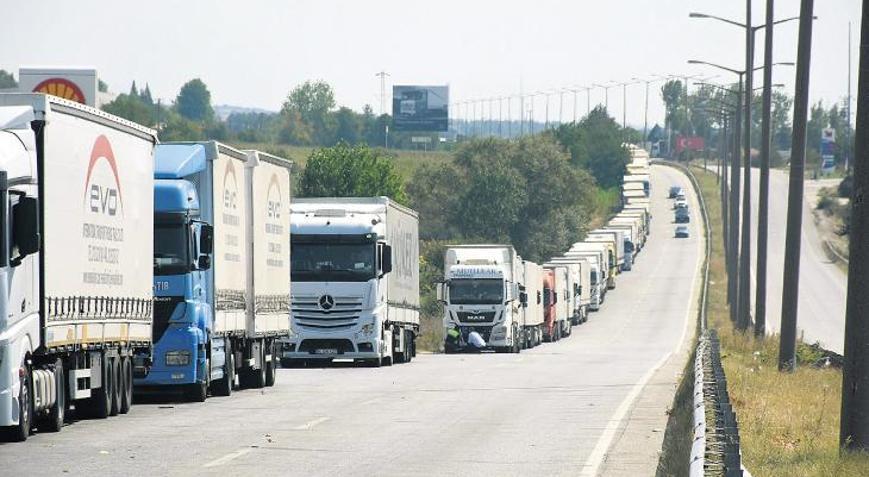 İhracatçılar TIR ve konteyner bekliyor